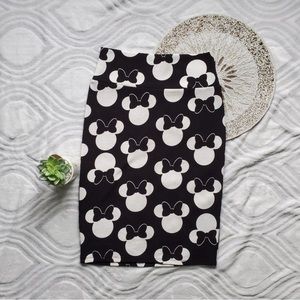LulaRoe Cassie Black White Minnie Disney Skirt S
